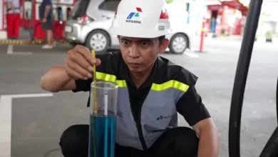 Begini Cara SPBU Jaga Standard BBM, Dari Density hingga Pengambilan Sampel