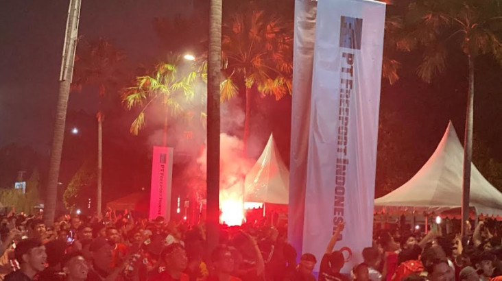 Gol Ole Romeny Guncang Ribuan Suporter di area tempat Nobar Plaza Barat SUGBK