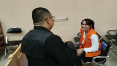 Jalani Sidang ke-2, Isa Zega Minta Ganti Pakai Sandal Mahal