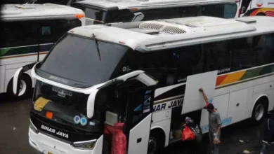 Panduan Memilih Bus yang dimaksud Layak Jalan lewat Stiker: Biru, Pink, kemudian Tanda X, Apa Bedanya?