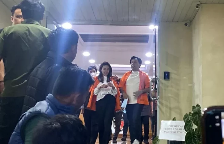 Resmi Ditahan, Nikita Mirzani Masih Bisa Tersenyum: Mau Gimana Lagi?