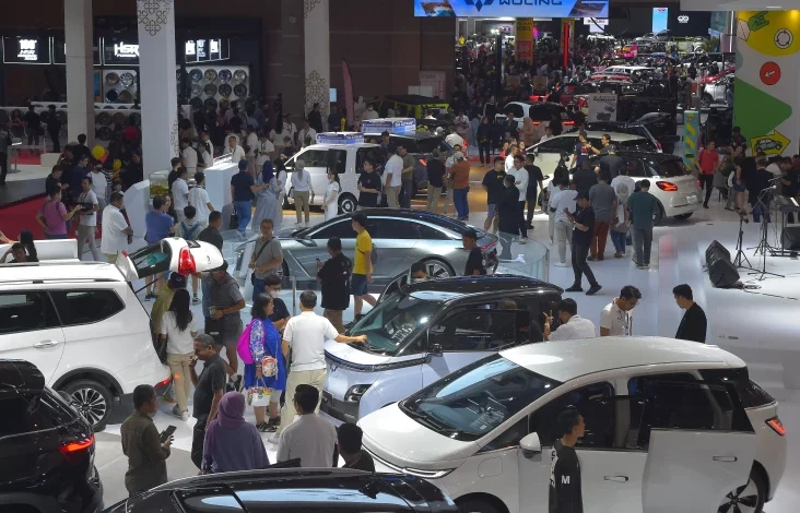Wuling Berjaya pada IIMS 2025: SPK Meledak, Mobil Listrik Laris Manis!
