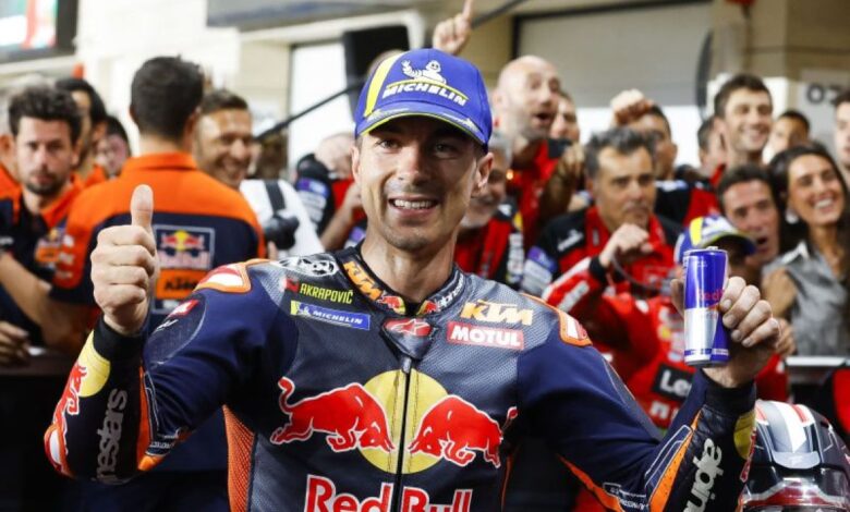 Maverick Vinales terus rayakan podium kendati terkena penalti