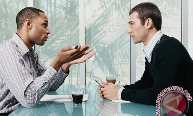 Mengenal perbedaan antara komunikasi verbal kemudian non-verbal