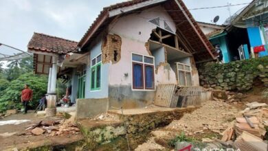 Angin kencang landa Korsel, sebagian bangunan roboh kemudian listrik padam