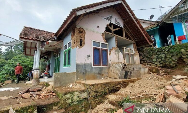 Angin kencang landa Korsel, sebagian bangunan roboh kemudian listrik padam