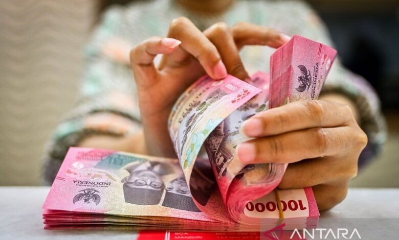 Rupiah menguat dipengaruhi pelemahan data perekonomian Amerika Serikat